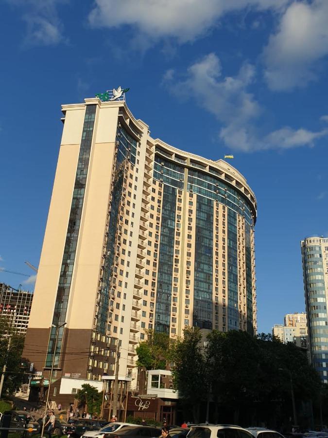 Sunny Apartments Near The Sea On Genuezskaya Odessa Buitenkant foto